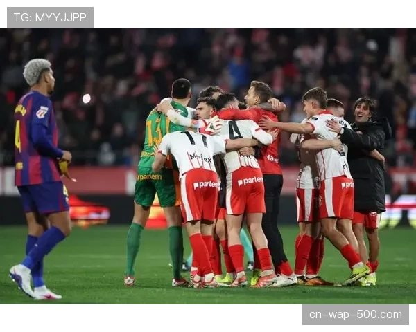 巴萨1-2不敌赫罗纳让出榜首 埃切维里踩踏未判成争议焦点